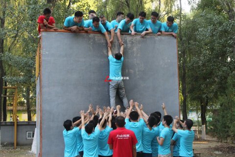 學(xué)會團(tuán)結(jié) 拓展自我人生